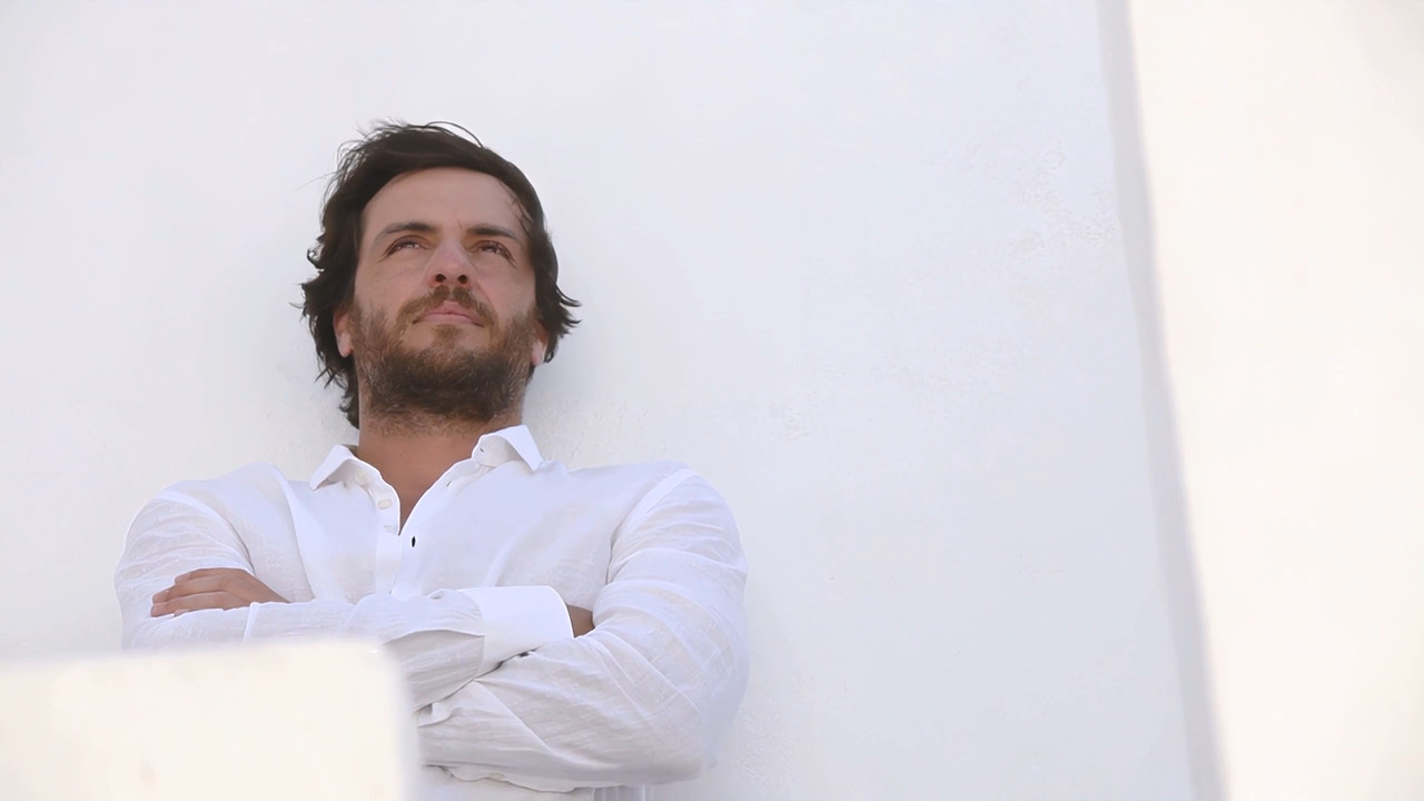 https://i.postimg.cc/wvRvSp4B/Isto-Gente-Making-of-Photoshoot-Alinne-Moraes-e-Rodrigo-Lombardi-ts-snapshot-01-26-688.jpg