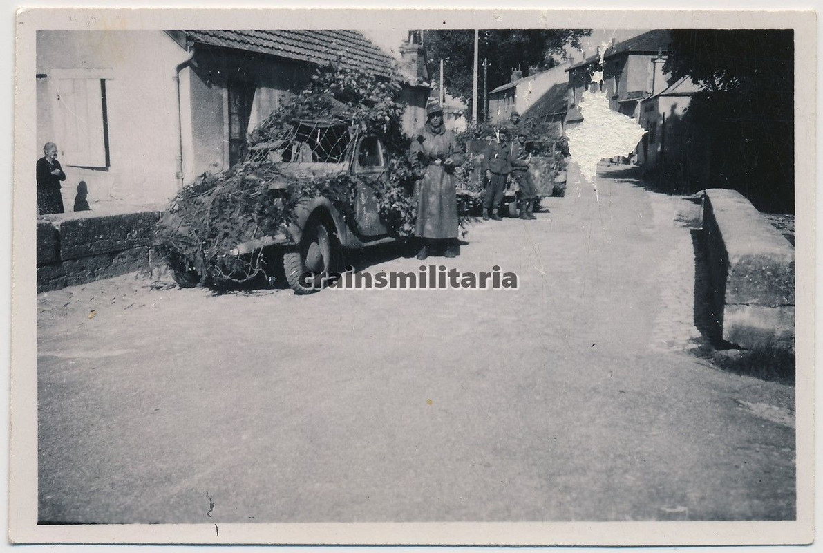 Orig. Foto Rückzug mit franz. Peugeot 402 Beute 