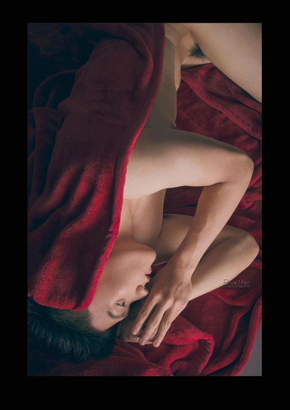 042
