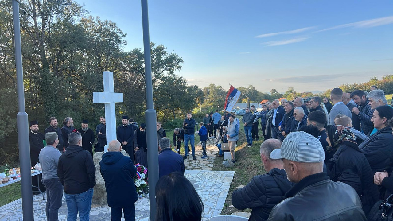 [Слика: IMG-59db5796c51b1f21460825432ec48244-V.jpg]