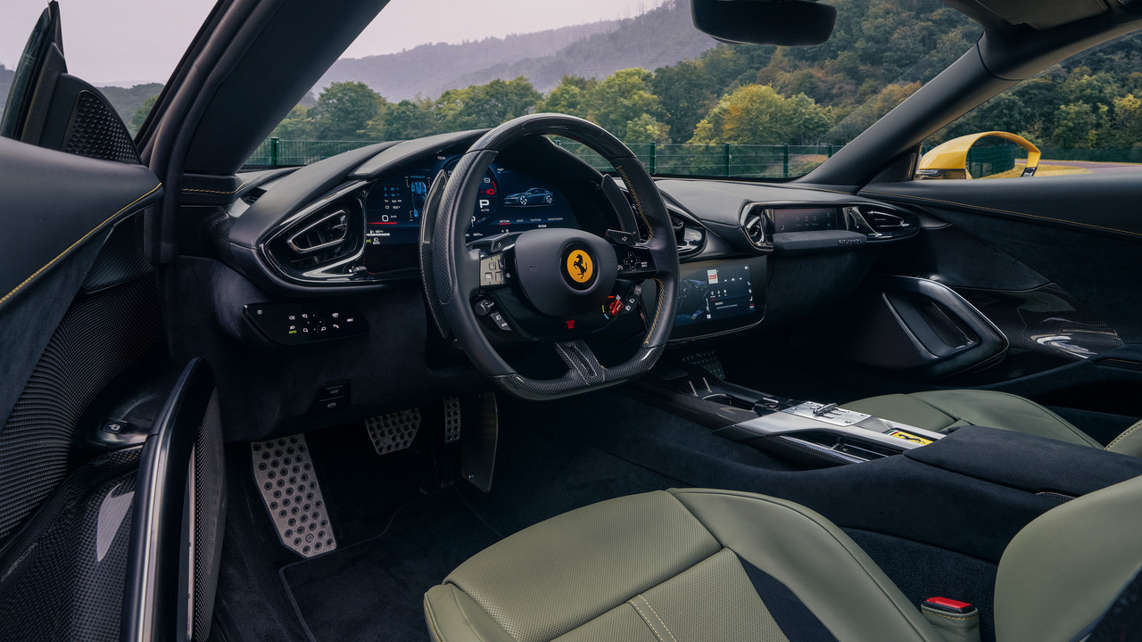 3-Ferrari-12Cilindri-review