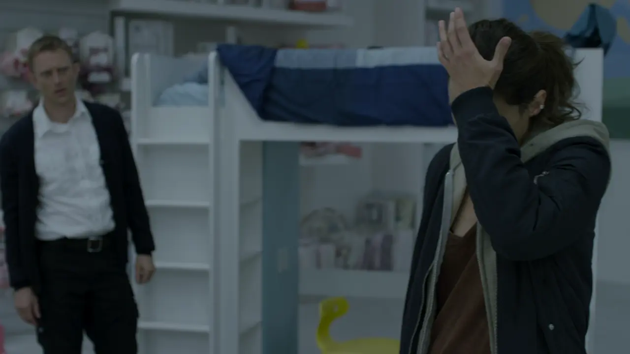 Absentia.S02E01.Casualties.2160p.WEBMux.ITA.ENG.DDP5.1.Multisub.HDR.x265-BlackBit[screenshot 4]