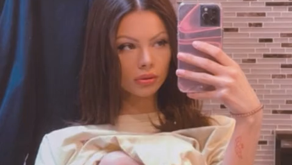 Katie Bell Green Shirt Mirror Selfie Flashes Massive Big Boobs XXX