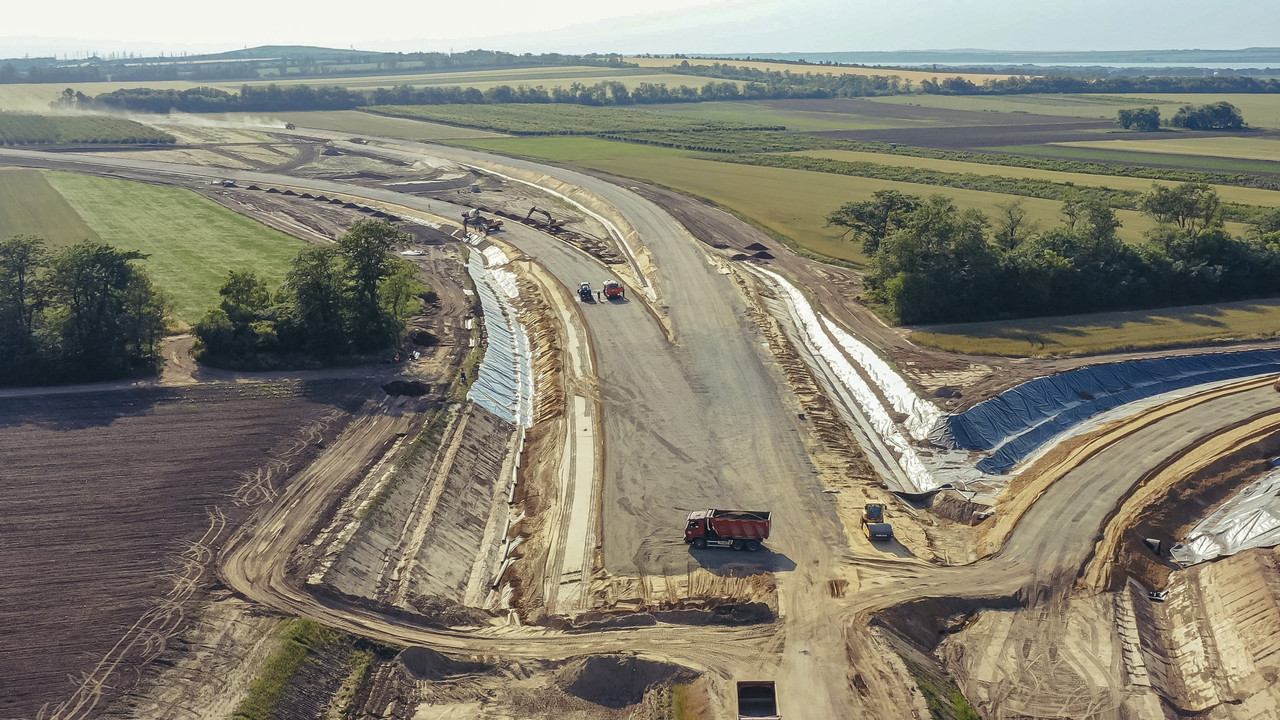 B9F5630A-32D6-41DA-BA4B-5F28ED43C304