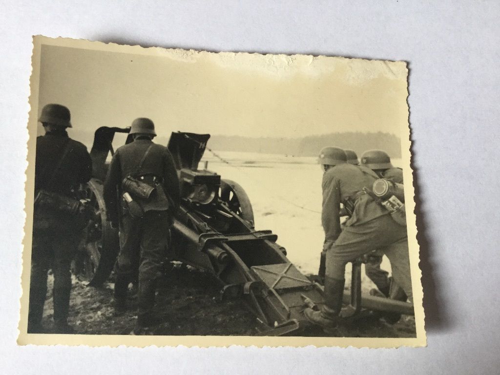 Foto 2. WK. Geschütz , Winter .