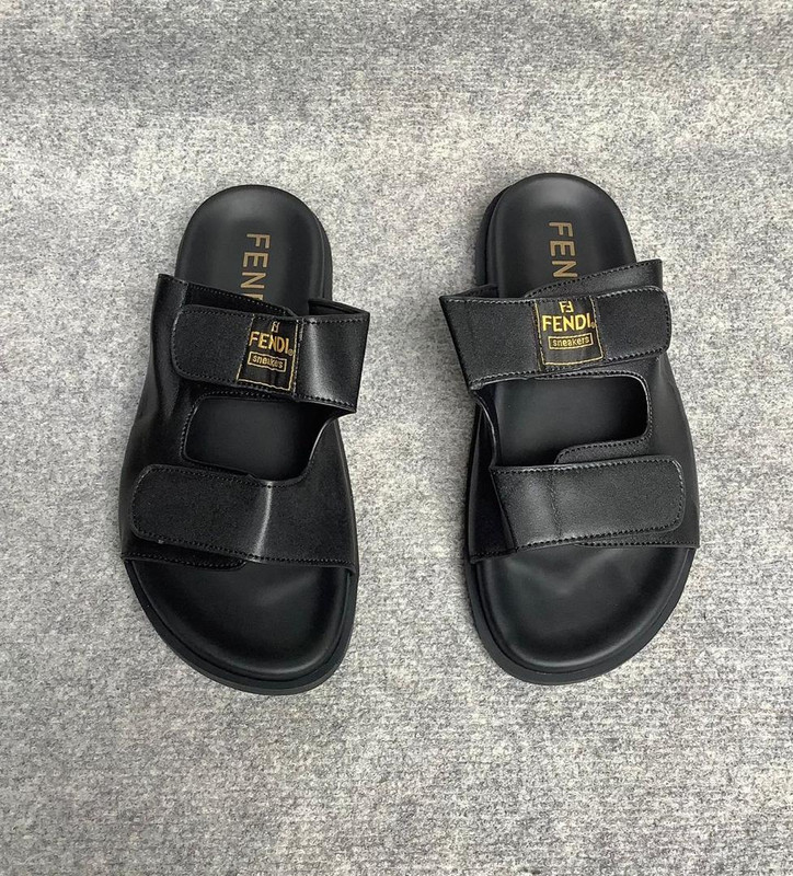 Slide 2.0 : Le Luxe Décontracté.