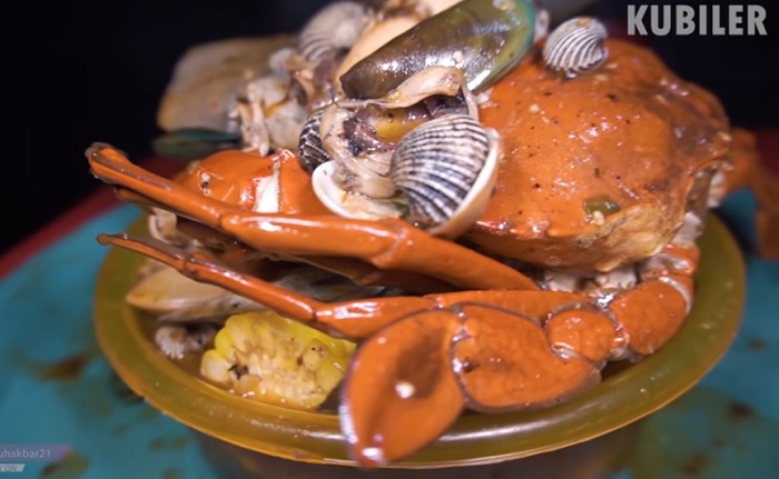 Sajian kuliner di Kerang Baskom