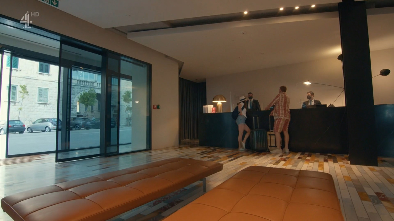 2022-04-11_21_30_Chan4_Travel-Man-48-Hours-In-Split_10x2.mp4_snapshot_08.43.220