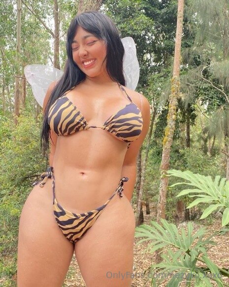 Pics-by-onlyforfan-online-1.jpg