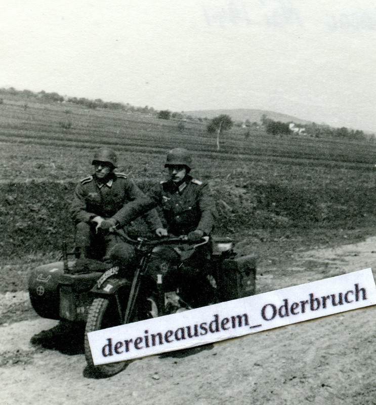 Foto WH 13. Panzer Div. Balkan 41 Bacău Zündapp KS 600 Beiwagen Motorrad Krad