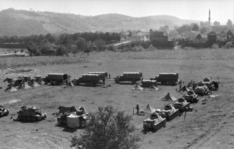 Unidades blindadas del 7.º Batallón Panzer agregado a la Prinz Eugen, en una base de la Yugoslavia ocupada
