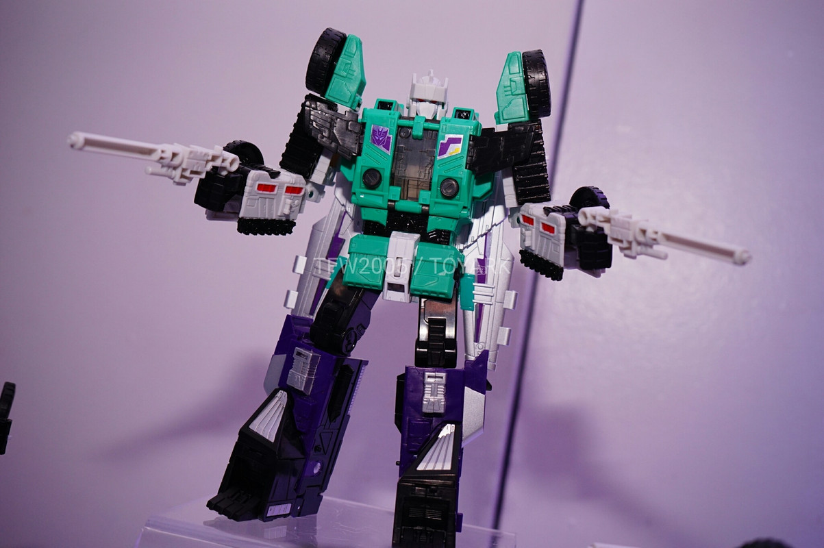 NYCC2016-Titans-Return-033