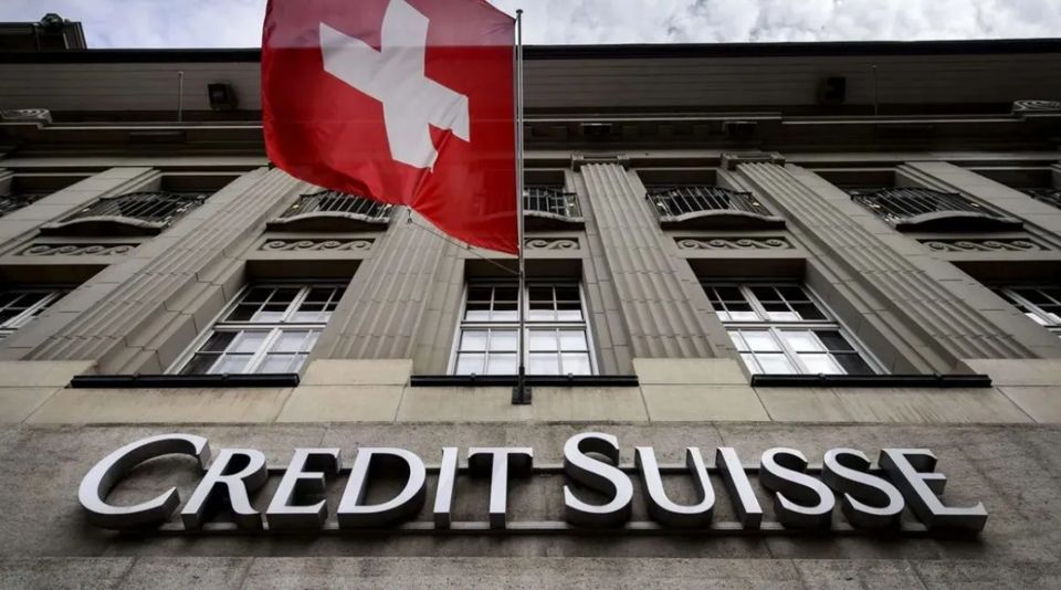 Le azioni del Credit Suisse sono crollate di quasi il 30%