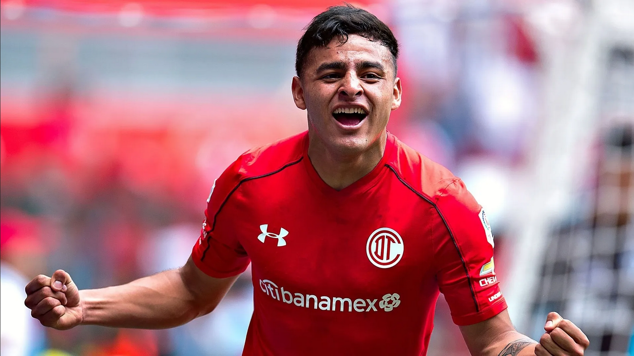 Chivas da 'última oportunidad' a Alexis Vega: Toluca avanza en su fichaje