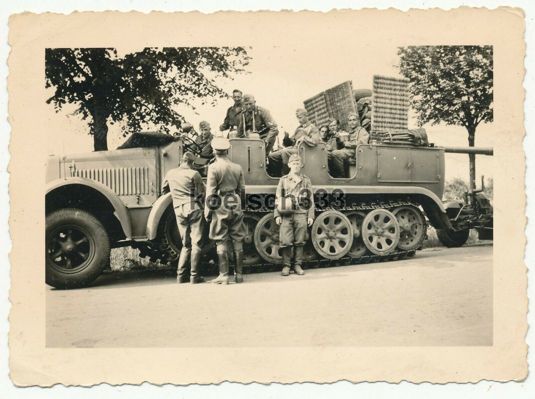 Foto Panzer Halbkette der Luftwaffe mit angehängter 88 Flak ! Zugmaschine Sd.Kfz