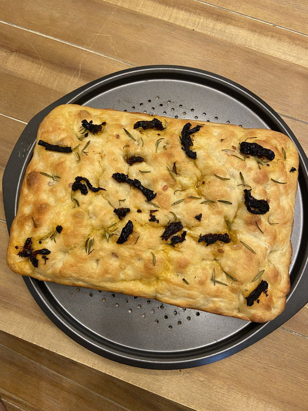 Focaccia bread bà Gió mần  ED555-E3-A-5-A75-426-F-AA3-F-4-E5-C9-AB5-A8-B3