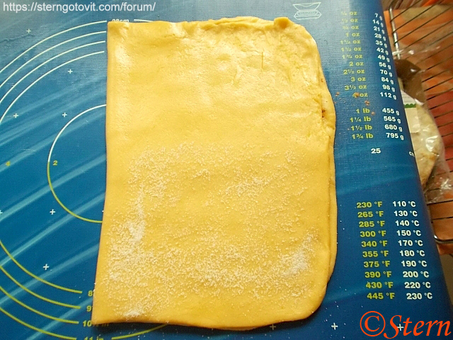 Печенье на дрожжах слоёное