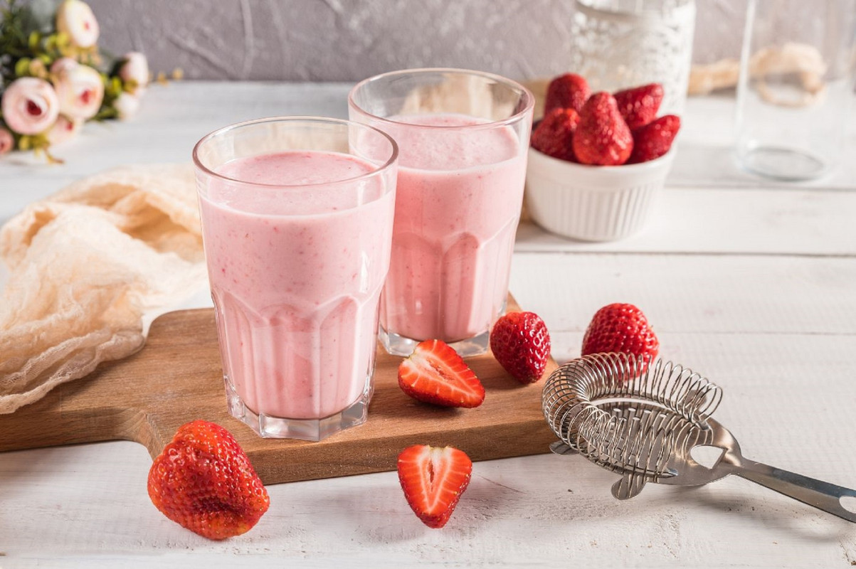 ¿Cómo preparar el mejor batido de fresa con leche de coco?