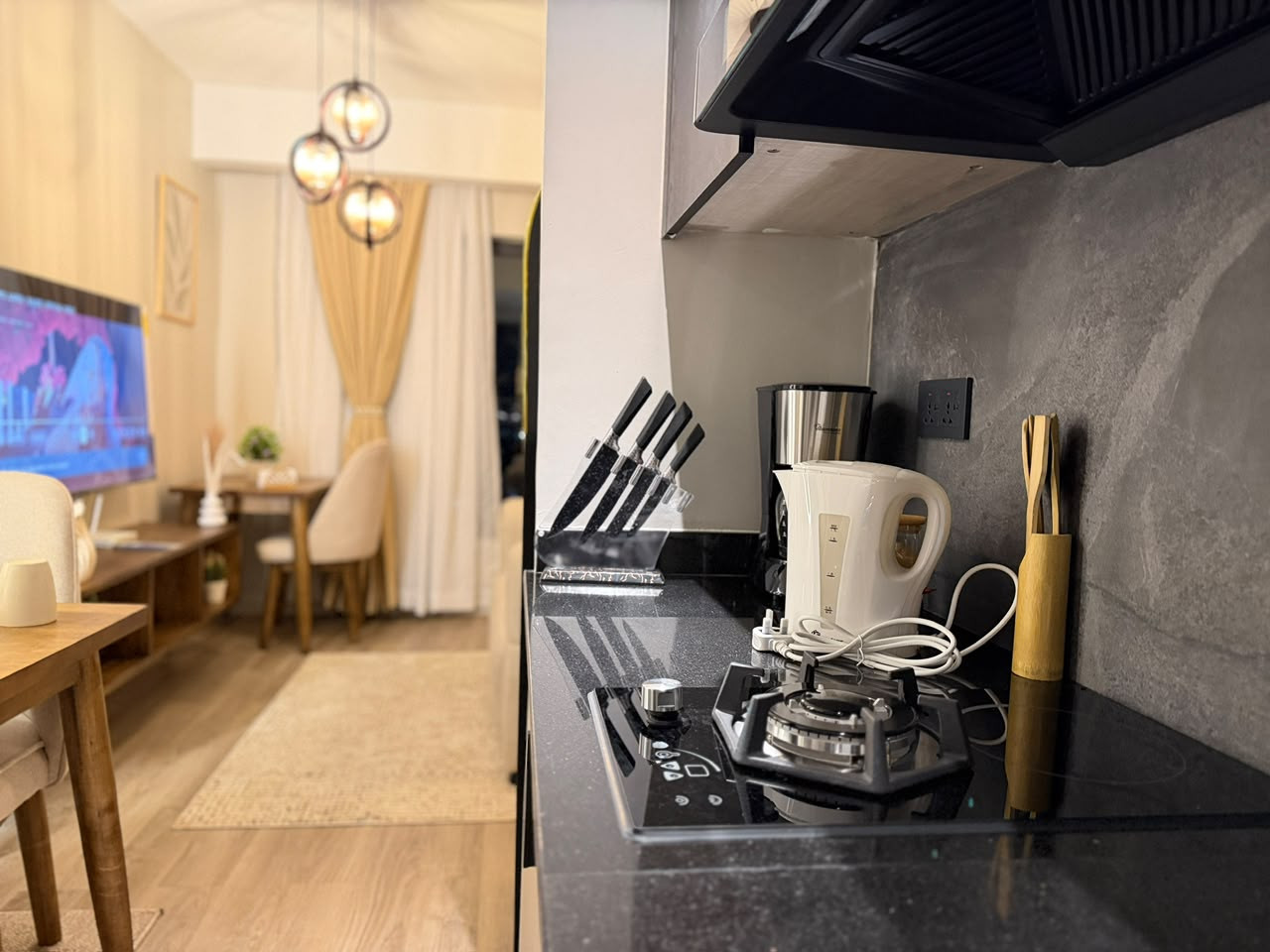 Equipped Modern Open Kitchen Layout