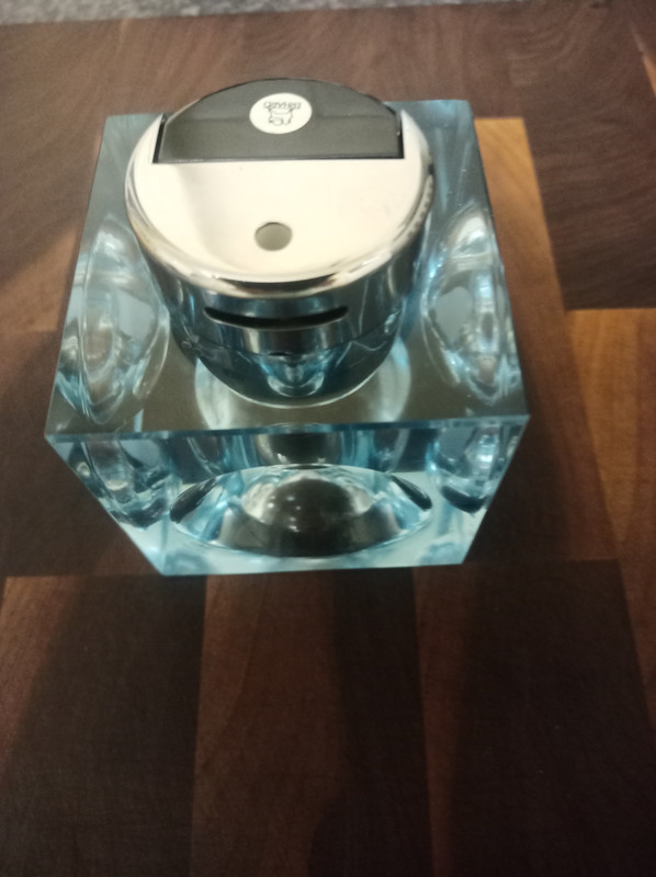 LIGHT_BLUE_GLASS_LIGHTER_2.jpg