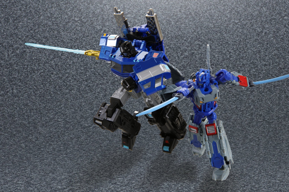 magna-convoy-bat-primal-2