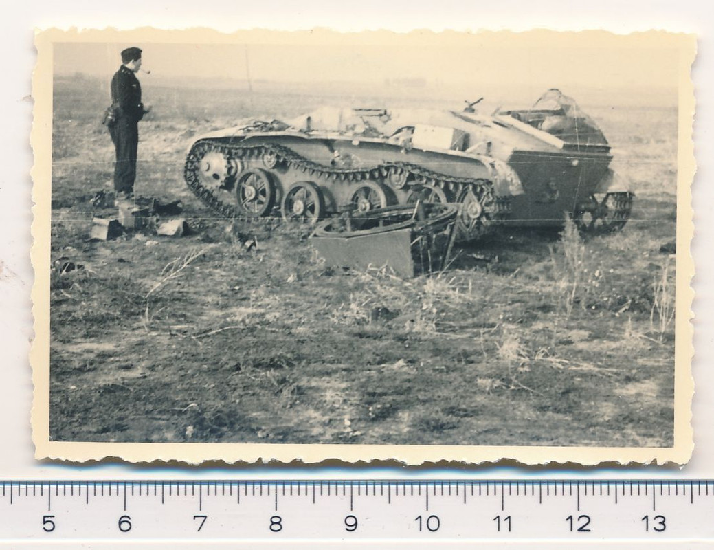 SUPER FOTO 2.WK zerstörter Panzer Tank