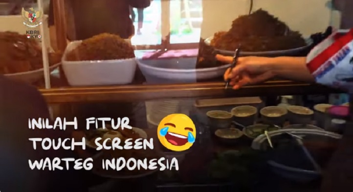 Fitur 'touch screen' ala warteg Indonesia yang diperkenalkan KBRI Tokyo.