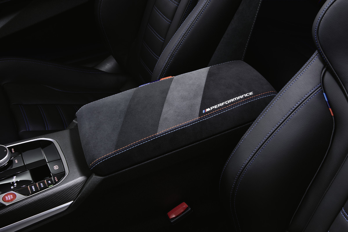 P90484597_highRes_the-all-new-bmw-m-pe