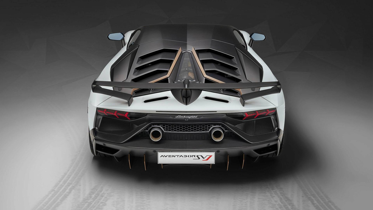 2019 Lamborghini Aventador SVJ (14)