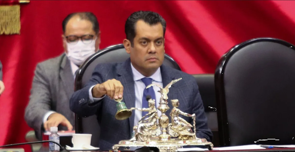 Sergio Gutiérrez asegura estar en la contienda por Veracruz; se lanza contra Nahle