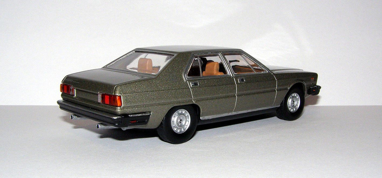1979 Maserati Quattroporte Series III (Tipo AM330) Sedan by Giugiaro, ItalDesign (Leo Models S040) 2