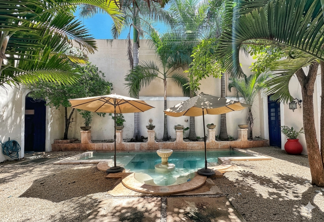 Corridor with pool view at Villa Sofía