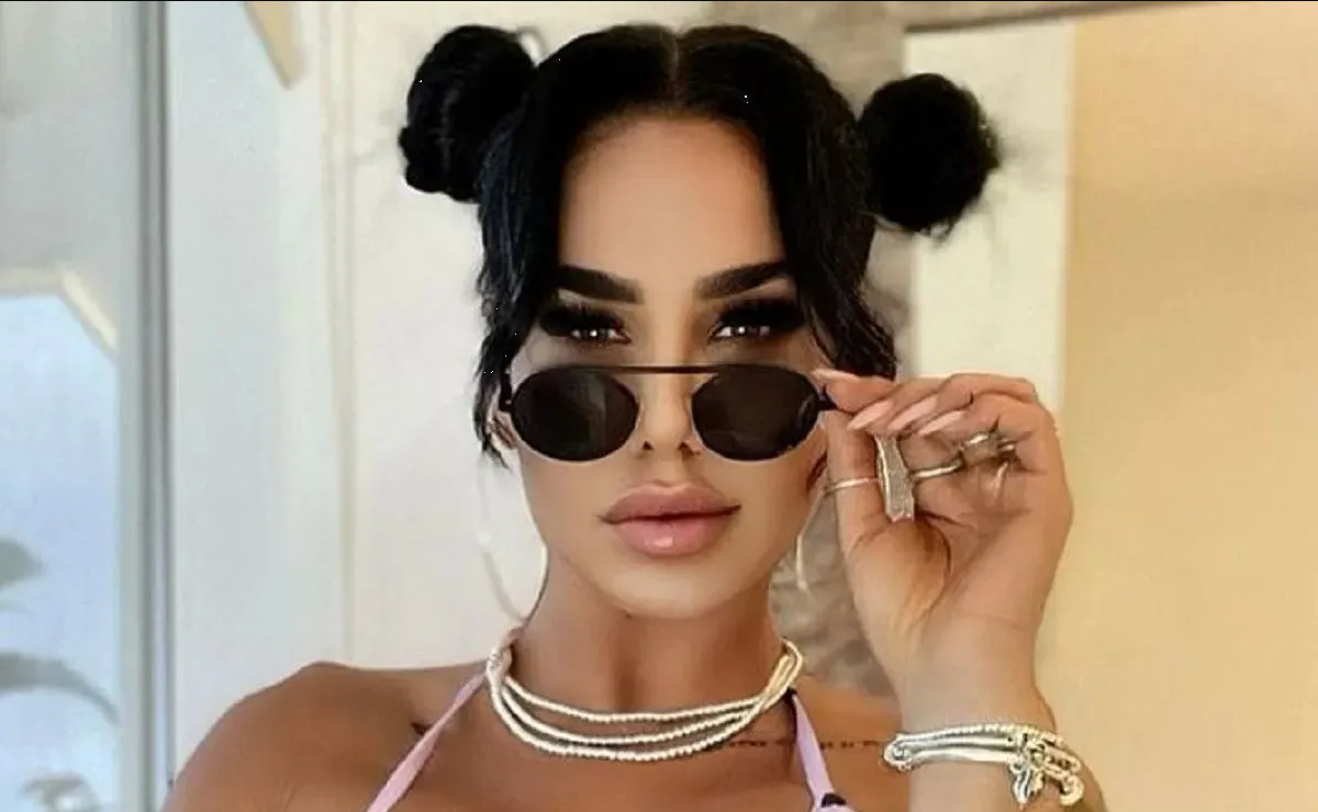 Desde la playa Lis Vega presume infartante micro bikini