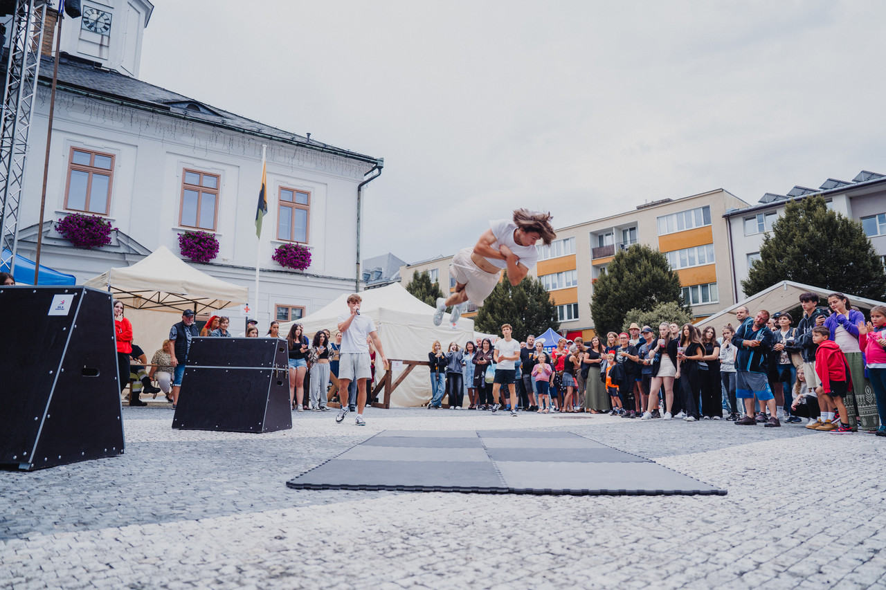 Festivaly a večírky