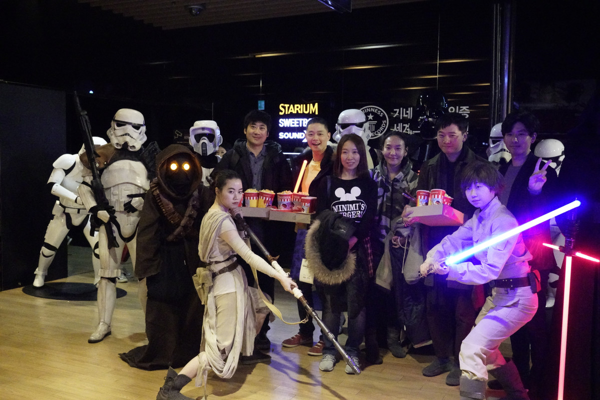 2017-12-15-TLJ-Fan-Screening.jpg