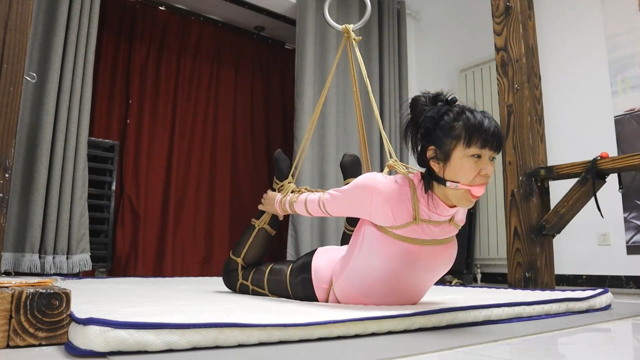 路由原创 紧缚甜甜4连.mp4_20211030_130621.881