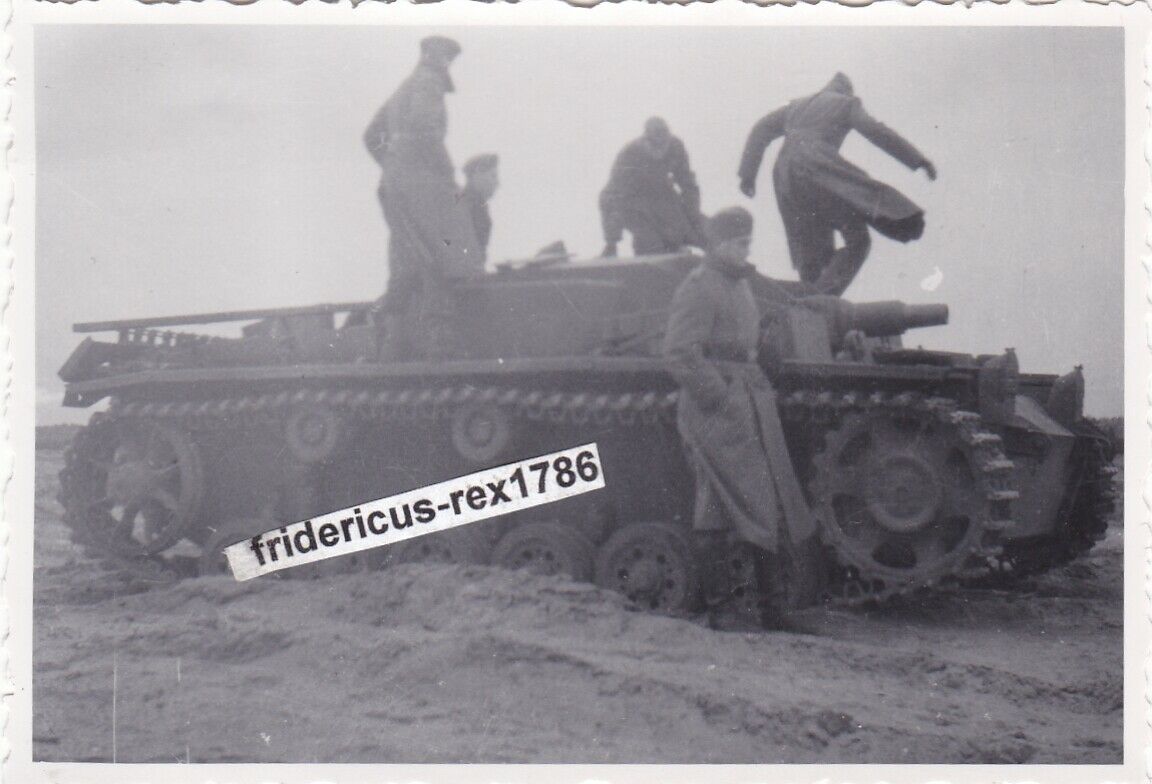 Panzer Tank Stummel Sturmgeschütz III StuG Frontfahrt Combat Wap