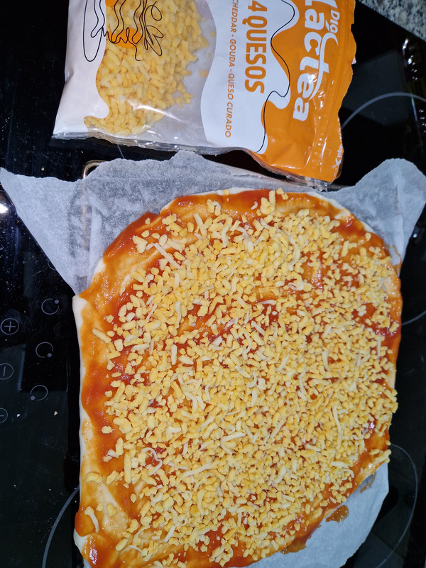Pizza 4 quesos+dia+me ziento estafao
