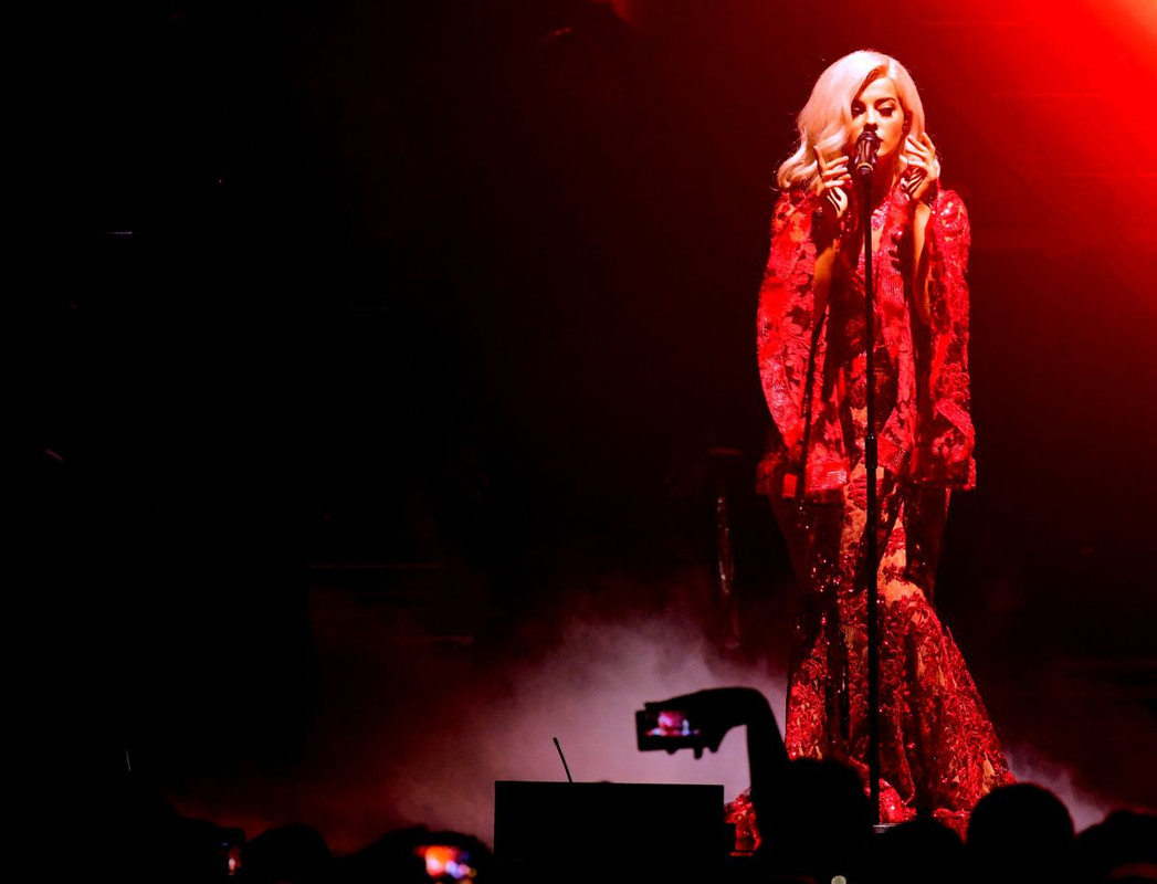 bebe-rexha-performs-at-mtv-europe-music-awards-2016-in-rotterdam