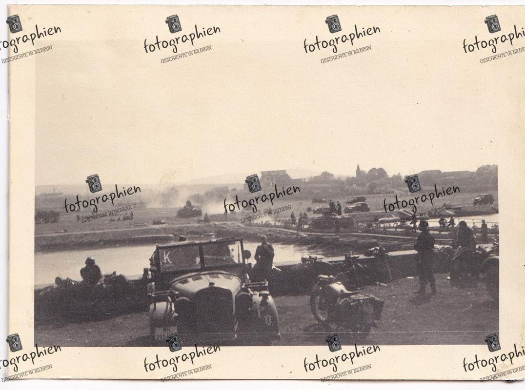 orginal Foto 2. Weltkrieg Frankreich Maas Kfz Pkw Pionier Brücke 1940