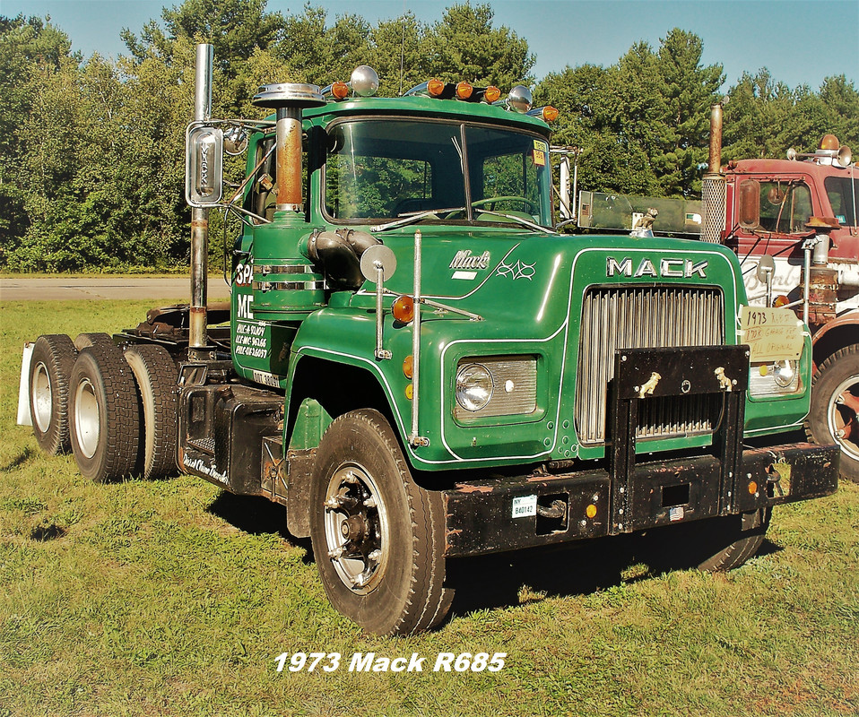 1973 Mack R685  (2)