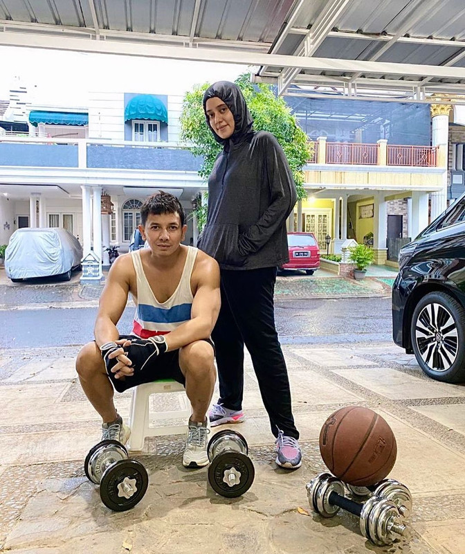 Fairuz A Rafiq dan Sonny Septian kompak olahraga bersama