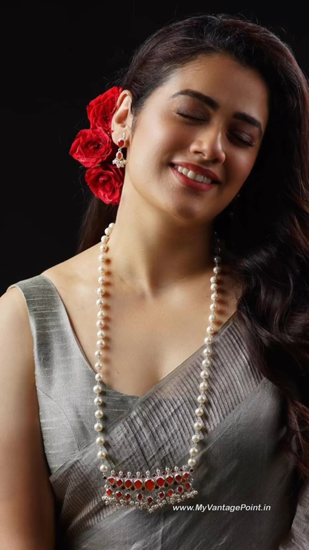 2-Girija-Oak-Godbole-Face-Closeup-Photos-My-Vantage-Point