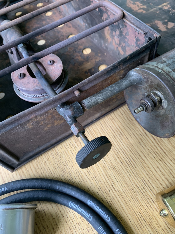 E6E8E645-AC1F-4D40-BB4B-C0CD92CF3741