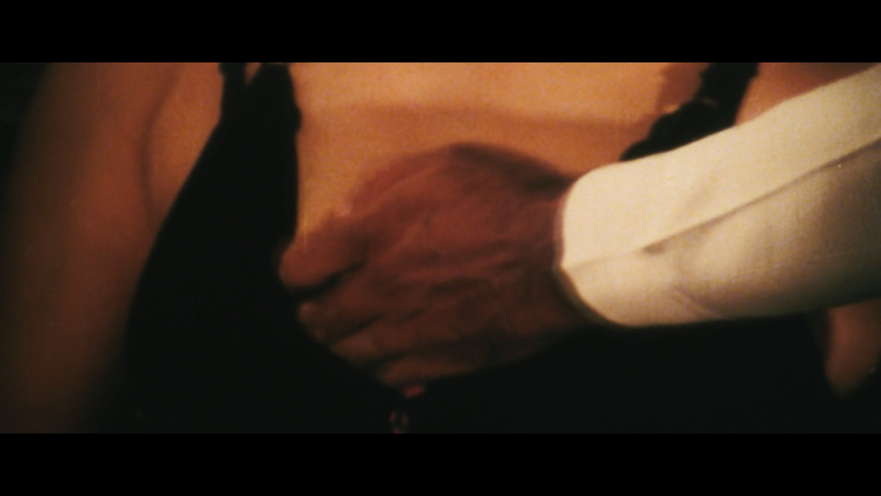 Miss.Lovely.2012.1080p.NF.mkv_snapshot_00.44_[2021.07.14_11.01.55]