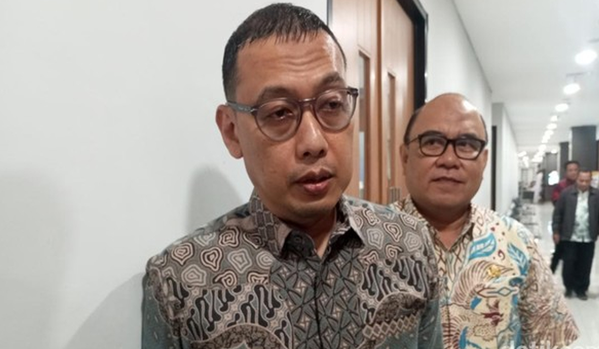 Makassar Kacau! 20 Perusahaan Fiber Optik Ilegal Ditemukan Bikin Kabel Semrawut! Makassar Kacau! 20 Perusahaan Fiber Optik Ilegal Ditemukan Bikin Kabel Semrawut!