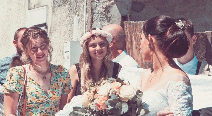 pleure-joie-mouchoirs-larmes-mariage-femmes-amour