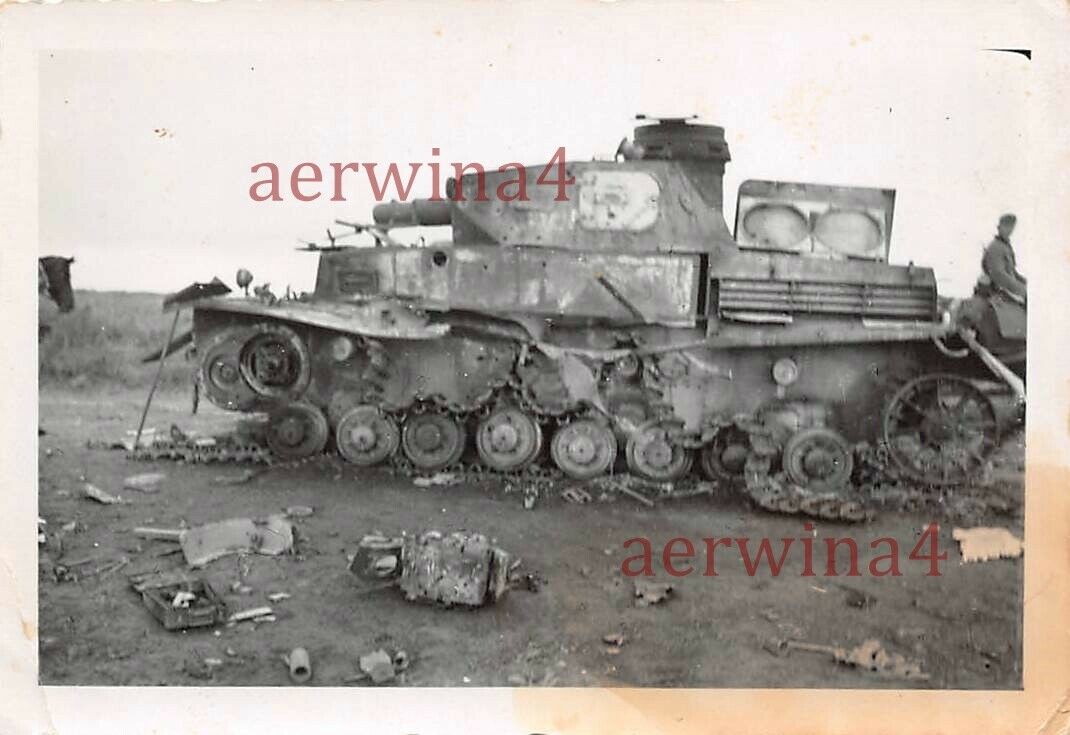 Zerstörte deutsche Panzer IV Sedan Frankreich
