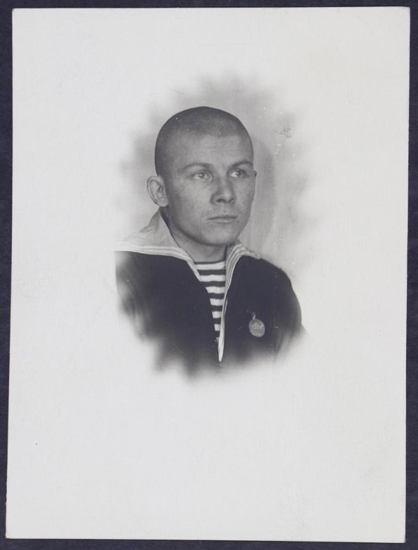 М-97 Девяткин Владимир Ильич командир отделения мотористов старший краснофлотец