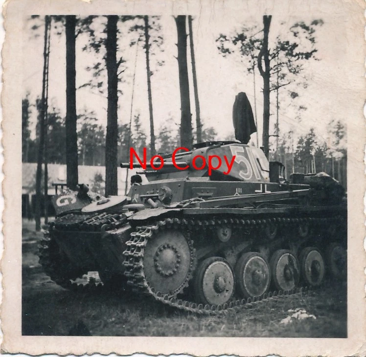Foto AK Panzer II Nr 511 Tarnung Wald Lager Stempel PK Fotograf Gronefeld x280
